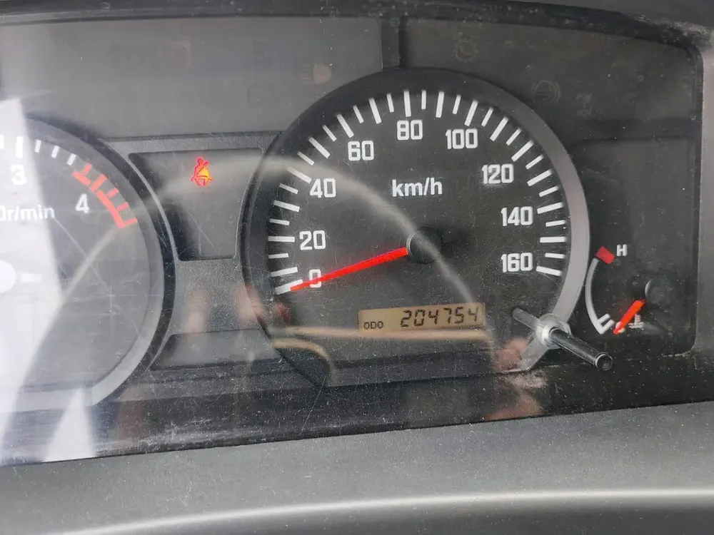 Isuzu N-SERIES NPR 2012 - GCC Specs - Reliable and Ready to Work - Image 12