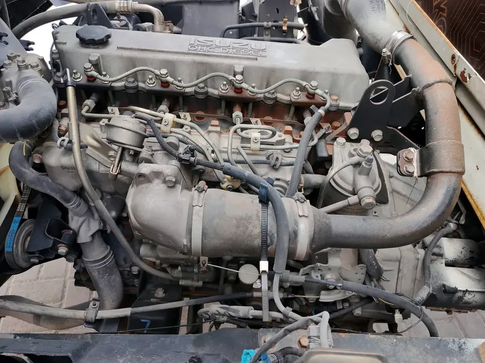 Isuzu N-SERIES NPR 2012 - GCC Specs - Reliable and Ready to Work - Image 6