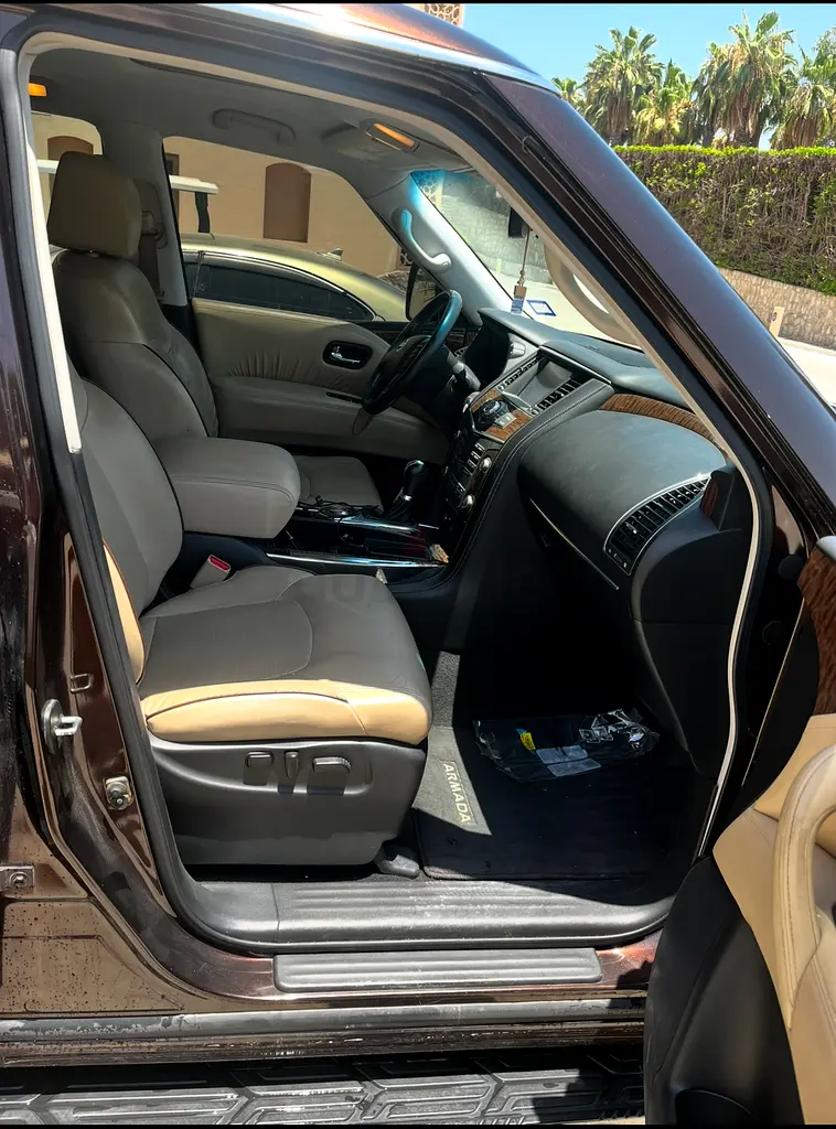 Nissan Armada Platinum 2017 - American Specs - Fully Loaded - Image 10