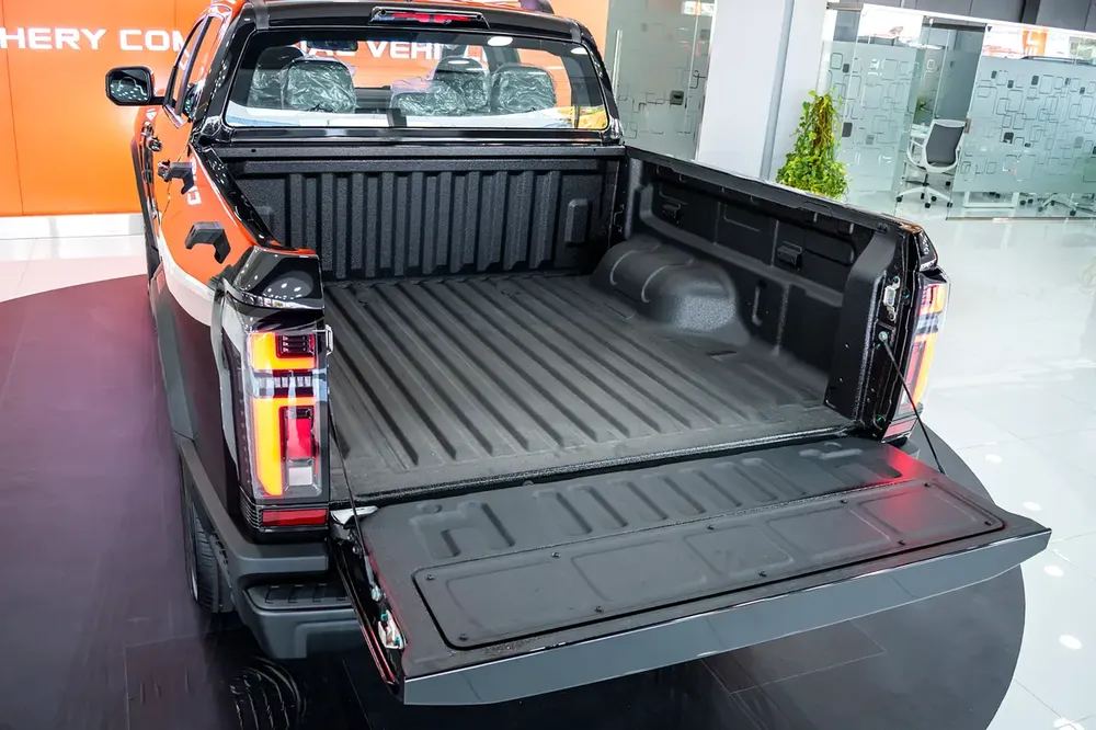 2.3L TURBO DIESEL | 4X4 | 5 YEARS / 200,000 KM WARRANTY - Image 9