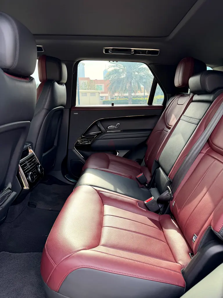 2024 Range Rover Sport HSE | Full Options | Warranty  Service - Image 11