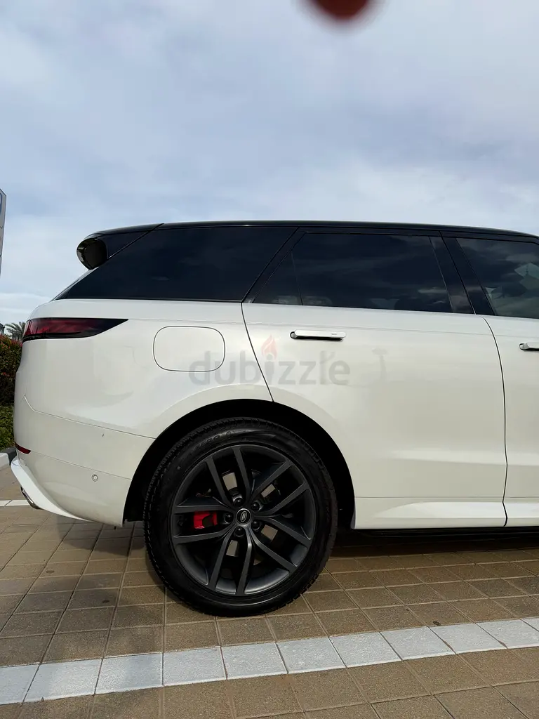 2024 Range Rover Sport HSE | Full Options | Warranty  Service - Image 9