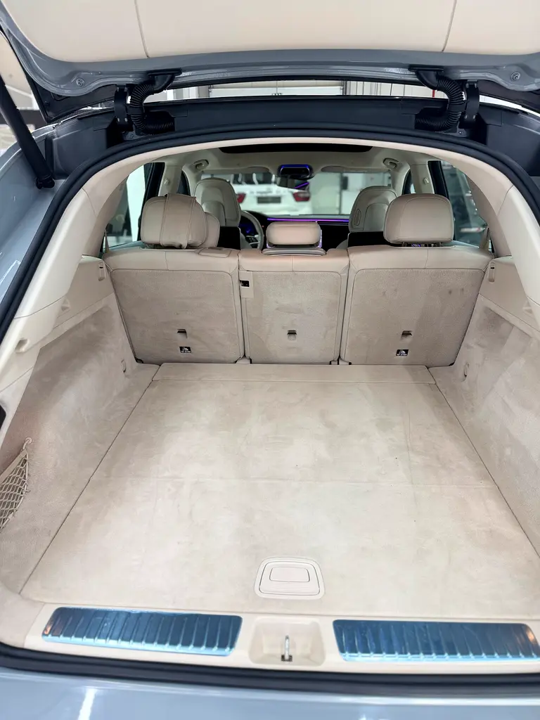 2023 Mercedes-Benz EQS 580 4MATIC | GCC Specs | Like New Condition - Image 14