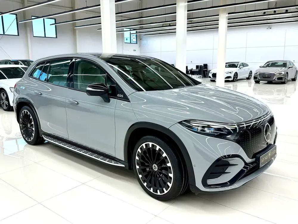 2023 Mercedes-Benz EQS 580 4MATIC | GCC Specs | Like New Condition - Image 4