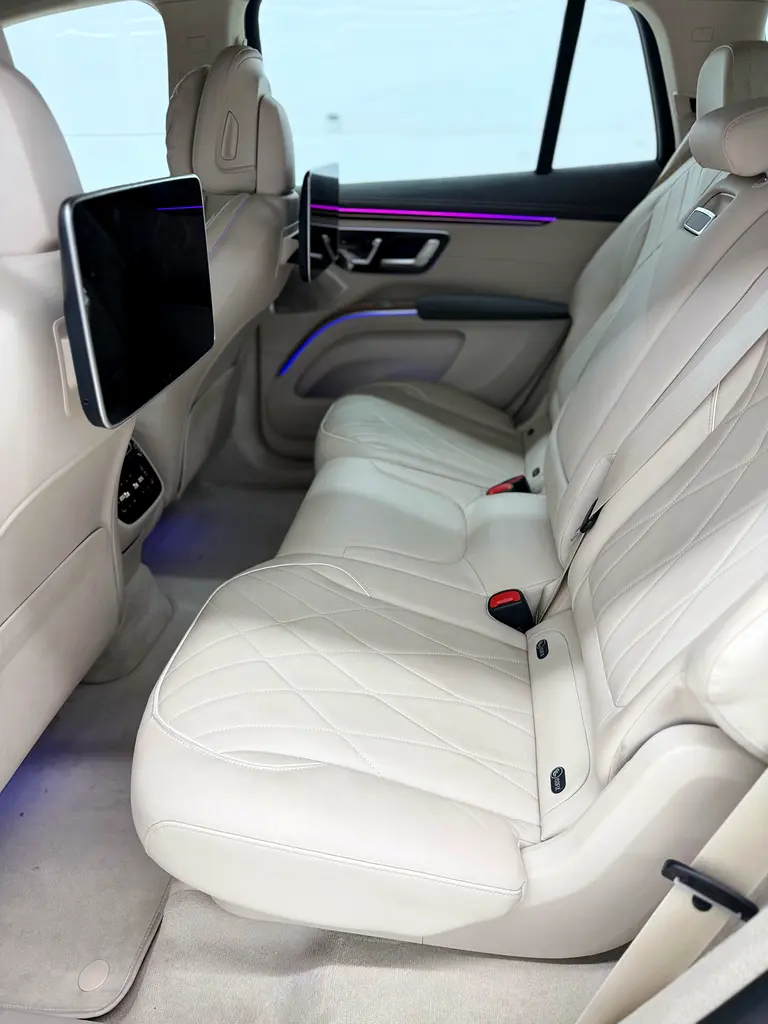 2023 Mercedes-Benz EQS 580 4MATIC | GCC Specs | Like New Condition - Image 9