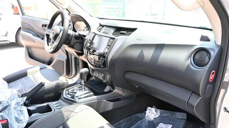 NISSAN NAVARA 2.5 DIESEL 2.5 PRO-4X 4X4 AT DOUBLE CABIN (2025-MODEL) - Image 18