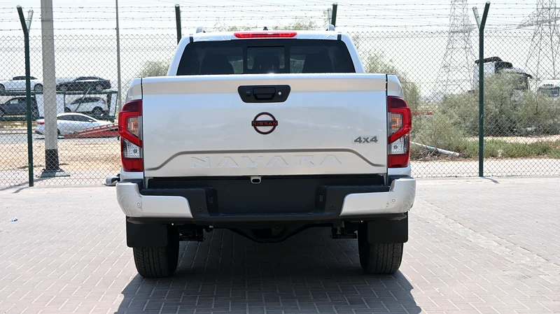 NISSAN NAVARA 2.5 DIESEL 2.5 PRO-4X 4X4 AT DOUBLE CABIN (2025-MODEL) - Image 5