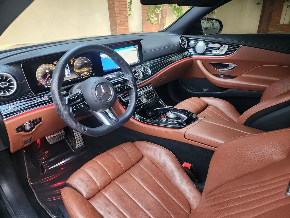 Mercedes-Benz E-Class E 400 4MATIC | Luxury  Performance - Image 11