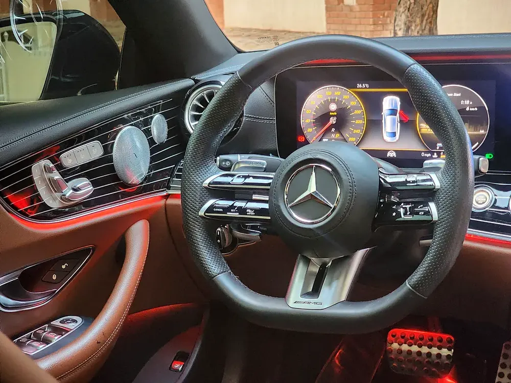 Mercedes-Benz E-Class E 400 4MATIC | Luxury  Performance - Image 5