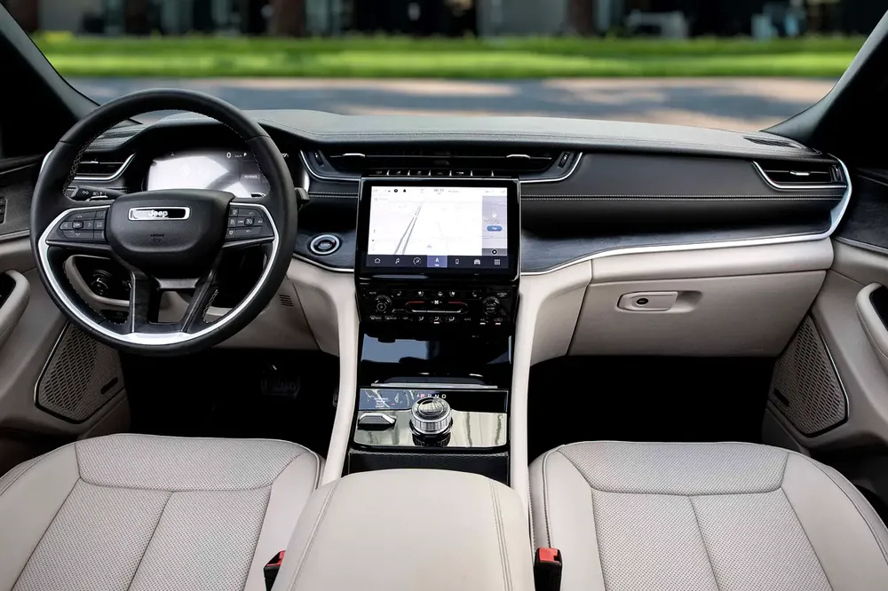 3,330 P.M |  Grand Cherokee Limited | 0% Downpayment | Jeep Warranty! - Image 8