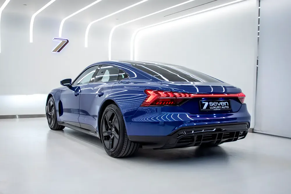 2022 AUDI | RS E-TRON GT | QUATTRO | GCC |FULL OPTION |  SERVICE CONTRACT | - Image 5