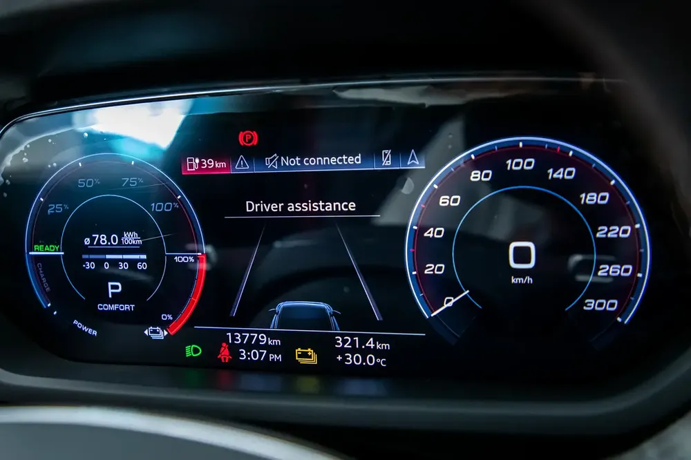 2022 AUDI | RS E-TRON GT | QUATTRO | GCC |FULL OPTION |  SERVICE CONTRACT | - Image 9