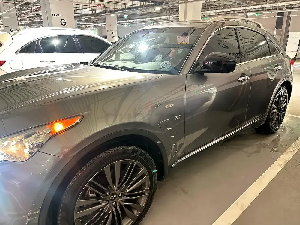 Infiniti QX70 Luxury Plus 2018 | GCC Specs | Pristine Condition - Image 7