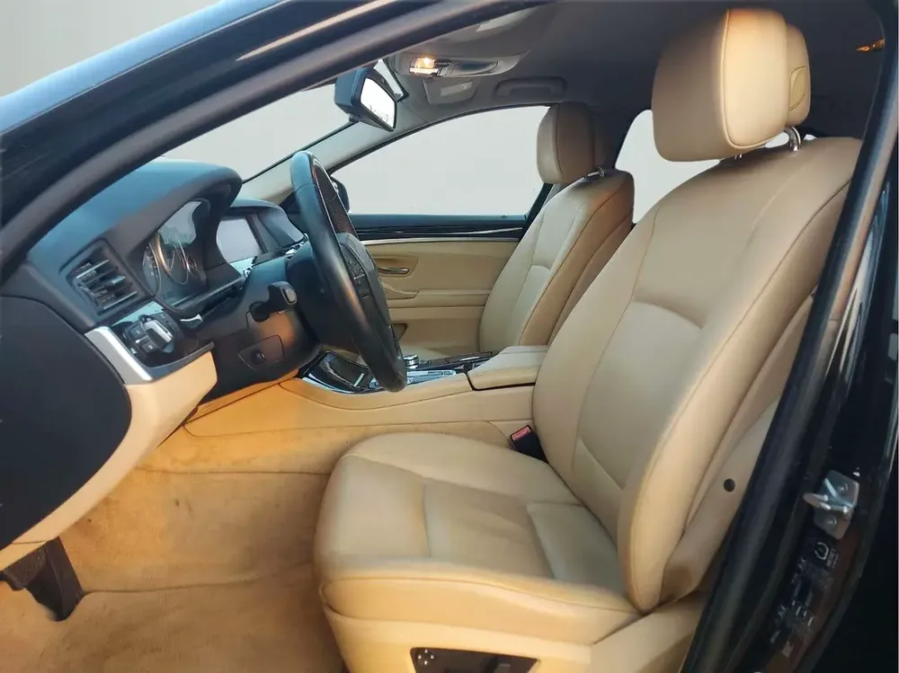 BMW 528i - 2010 - BLACK WITH BEIGE INTERIOR CLEAN CAR FRESH JAPAN IMPORT - Image 11