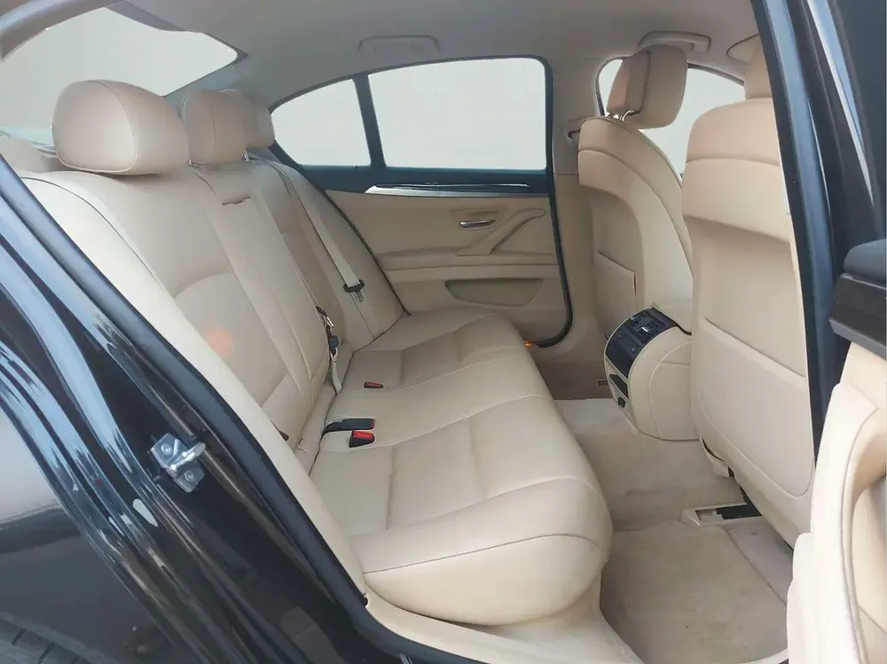 BMW 528i - 2010 - BLACK WITH BEIGE INTERIOR CLEAN CAR FRESH JAPAN IMPORT - Image 12