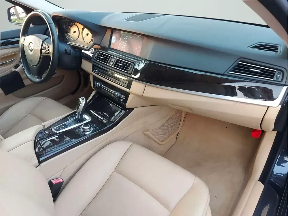 BMW 528i - 2010 - BLACK WITH BEIGE INTERIOR CLEAN CAR FRESH JAPAN IMPORT - Image 14