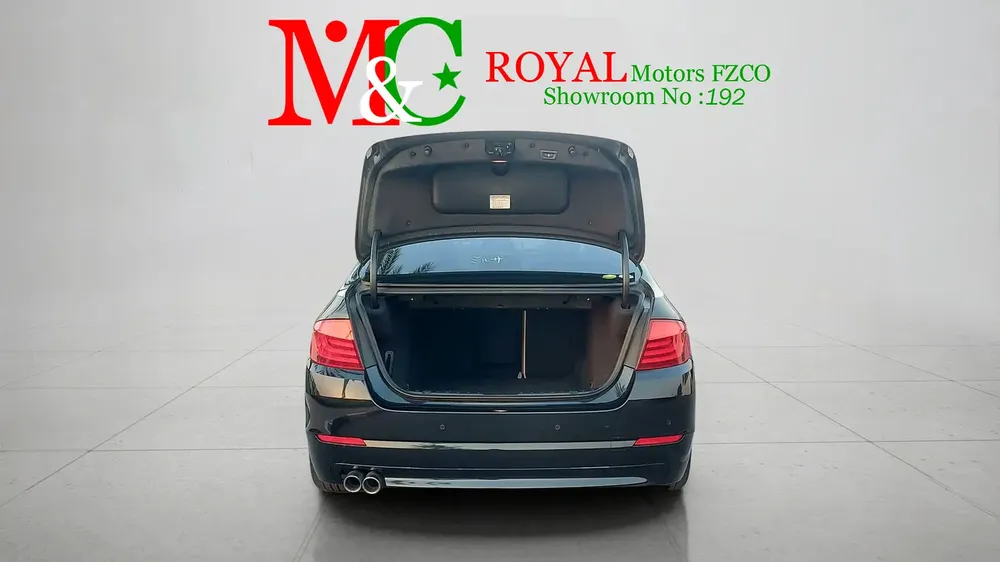 BMW 528i - 2010 - BLACK WITH BEIGE INTERIOR CLEAN CAR FRESH JAPAN IMPORT - Image 4