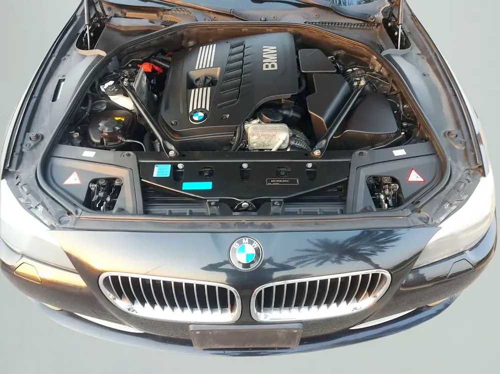BMW 528i - 2010 - BLACK WITH BEIGE INTERIOR CLEAN CAR FRESH JAPAN IMPORT - Image 7