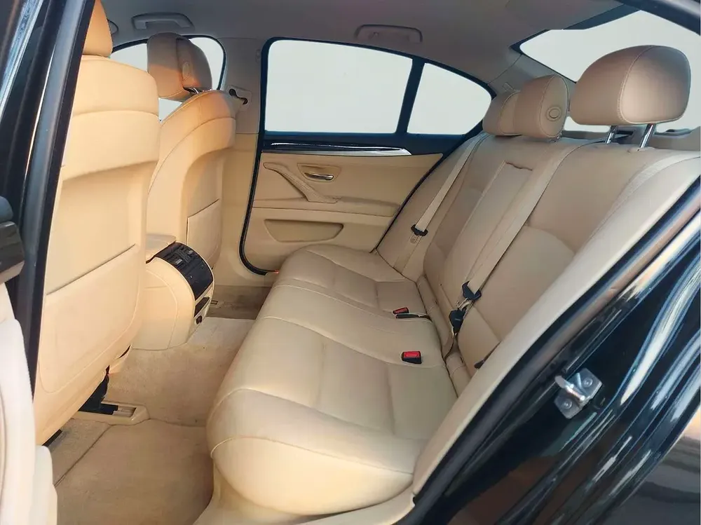 BMW 528i - 2010 - BLACK WITH BEIGE INTERIOR CLEAN CAR FRESH JAPAN IMPORT - Image 8