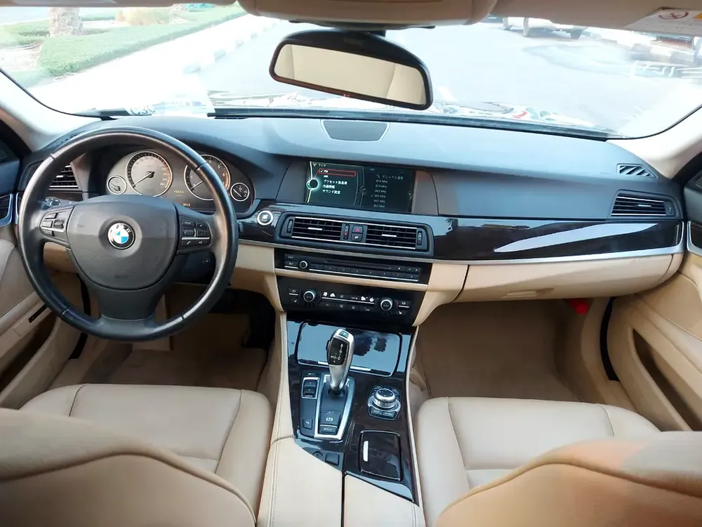 BMW 528i - 2010 - BLACK WITH BEIGE INTERIOR CLEAN CAR FRESH JAPAN IMPORT - Image 9