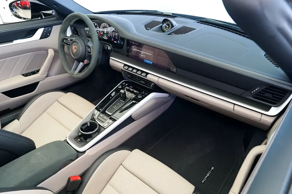 911 TARGA 4 GTS | NARDO GREY | BOSE AUDIO | WARRANTY JULY 2028 | MATT CARBON INTERIOR - Image 10