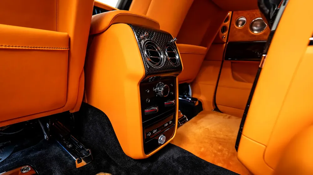 GCC SPEC | BLACK BADGE | UNDER SERVICE AND WARRANTY TILL 2030 | BRAND NEW | 0 KM | AMAZING SPEC - Image 16