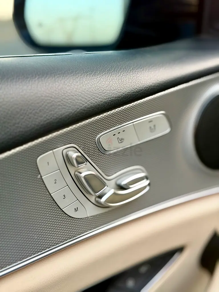 2018 !! Mercedes-Benz E-Class E 200 ll Japanese Specs ll super clean - Image 12