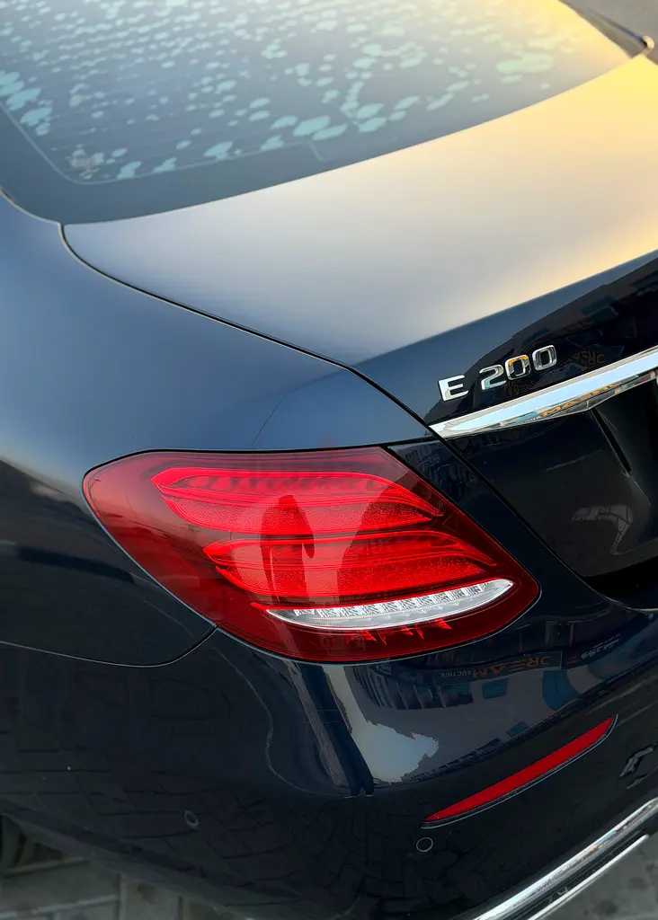 2018 !! Mercedes-Benz E-Class E 200 ll Japanese Specs ll super clean - Image 6