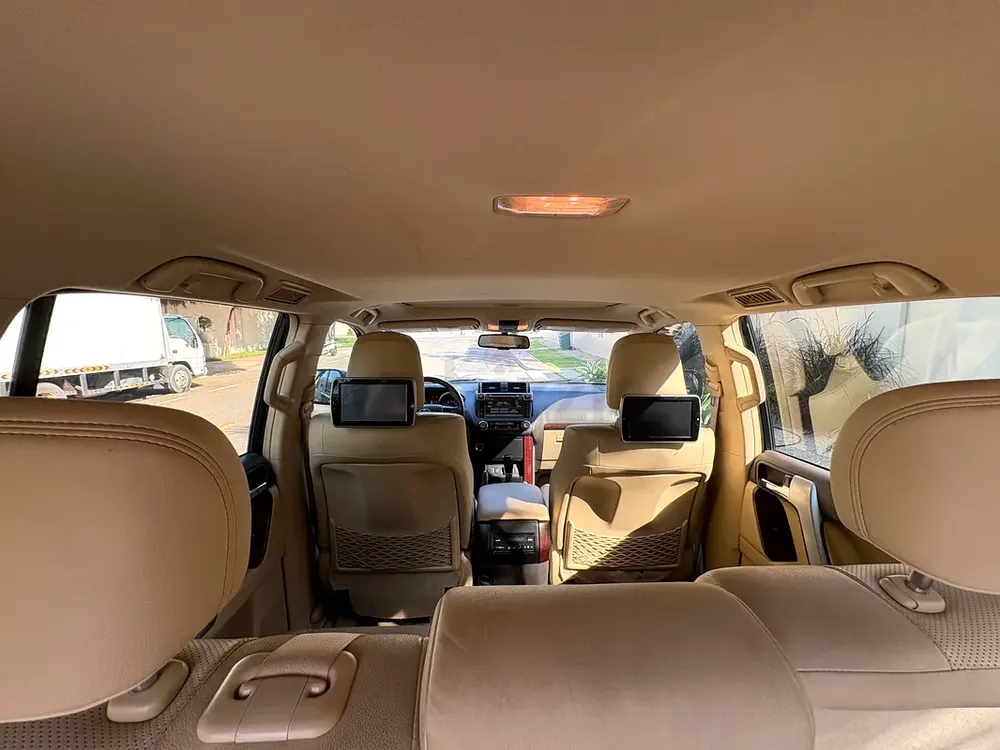 Toyota Prado 4.0L VXR 2016 GCC Specs - Image 9
