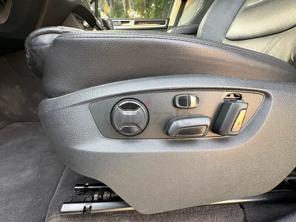 VW Touareg Full Option | GCC | Full Service History | Panorama - Image 18
