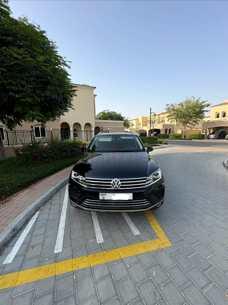 VW Touareg Full Option | GCC | Full Service History | Panorama - Image 6