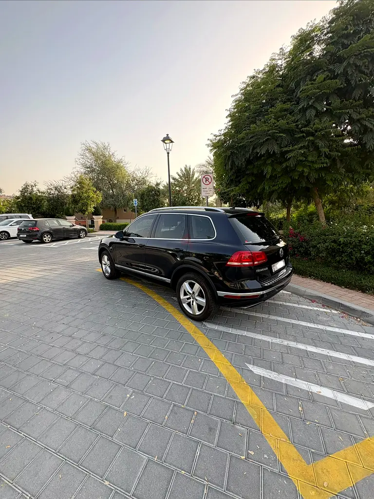VW Touareg Full Option | GCC | Full Service History | Panorama - Image 7