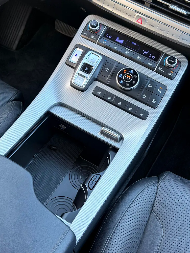 2020 Hyundai Palisade-  Premium  - Pristine Condition - Image 10
