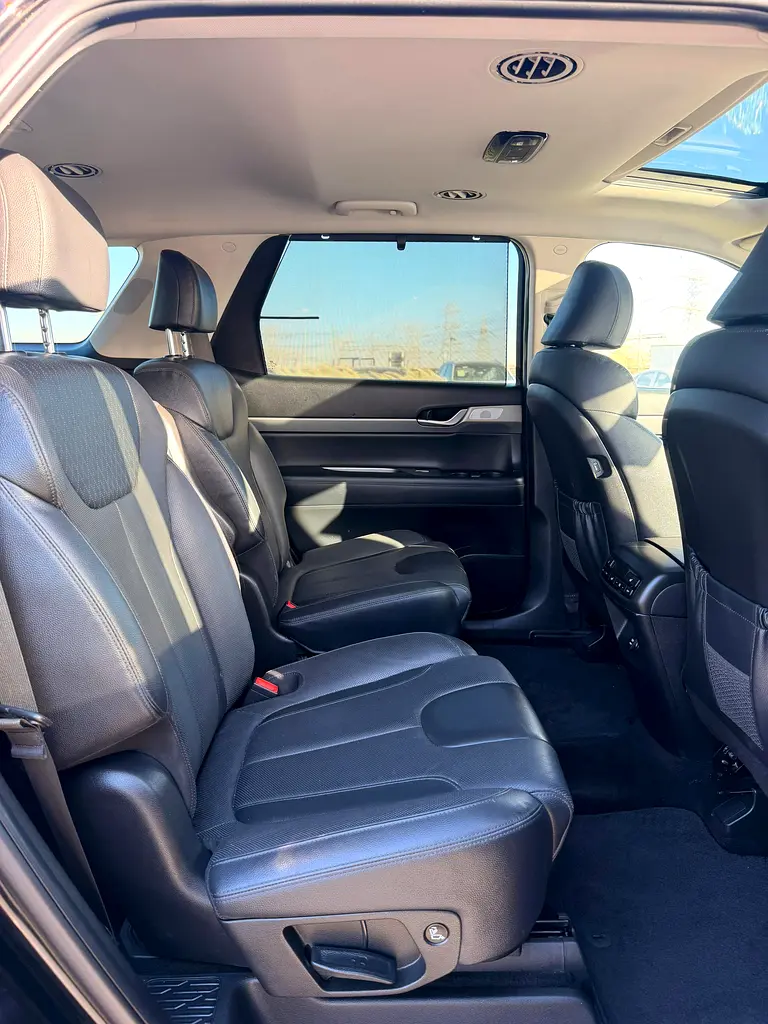 2020 Hyundai Palisade-  Premium  - Pristine Condition - Image 12