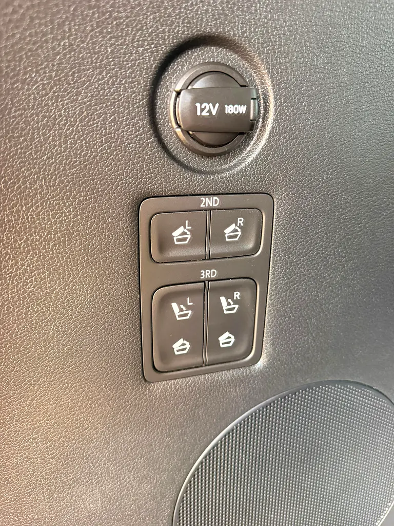 2020 Hyundai Palisade-  Premium  - Pristine Condition - Image 17