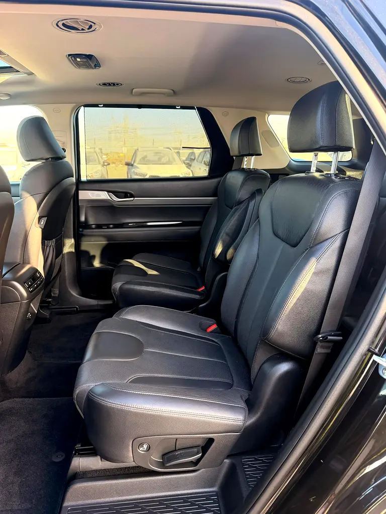 2020 Hyundai Palisade-  Premium  - Pristine Condition - Image 7