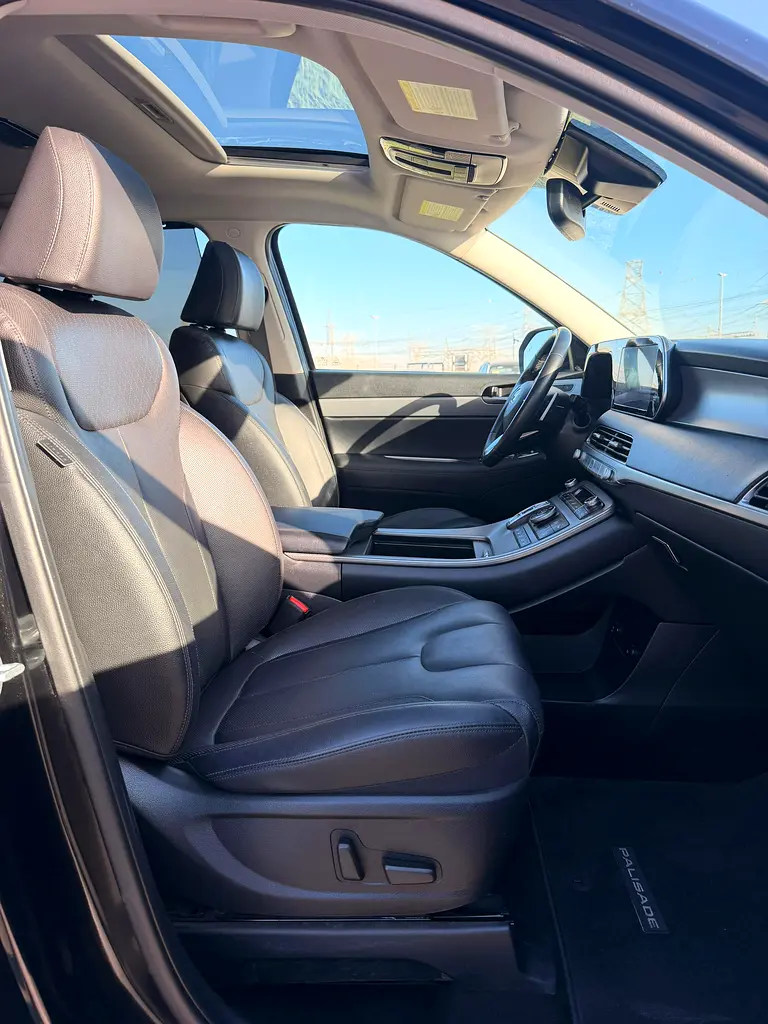 2020 Hyundai Palisade-  Premium  - Pristine Condition - Image 8