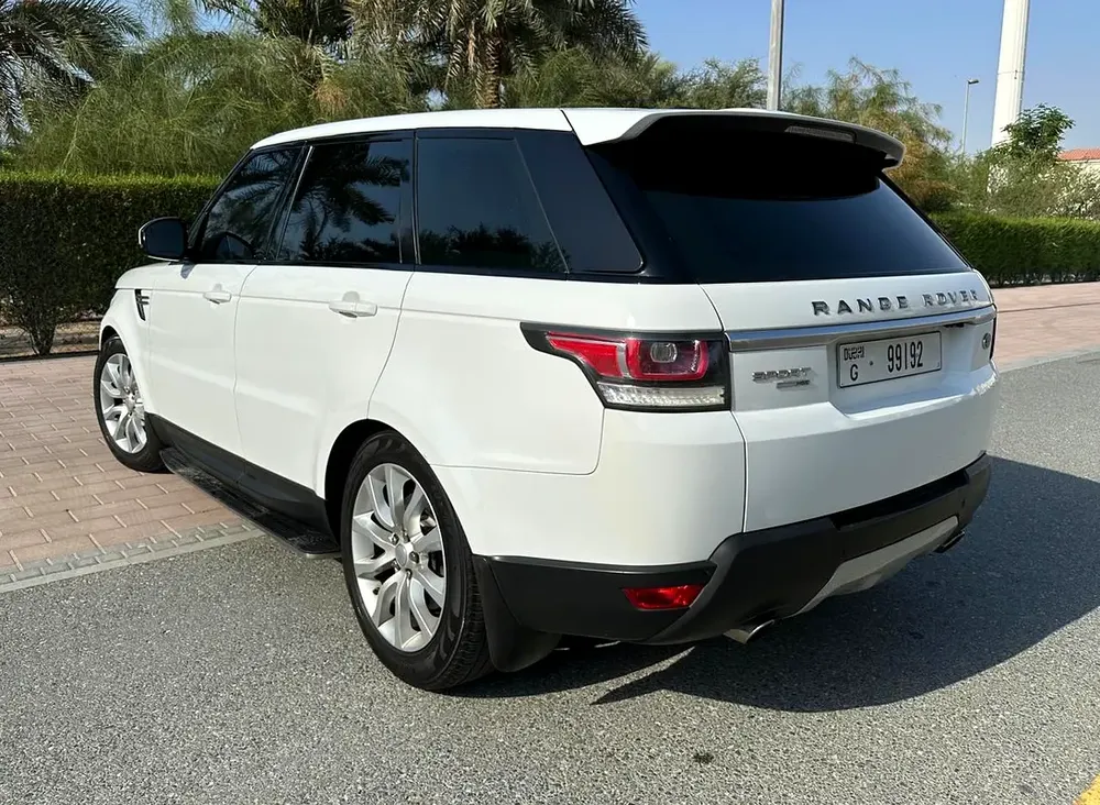Range Rover Sport, V6, GCC, Service records, HSE, 2016, Very Clean - Image 11