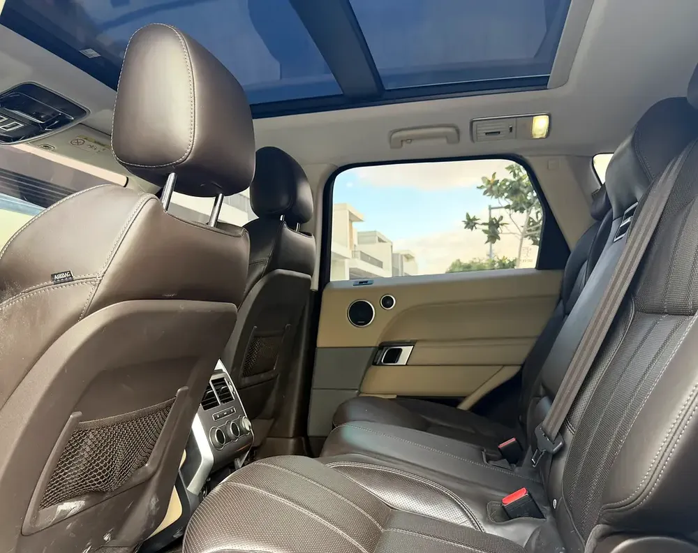 Range Rover Sport, V6, GCC, Service records, HSE, 2016, Very Clean - Image 15