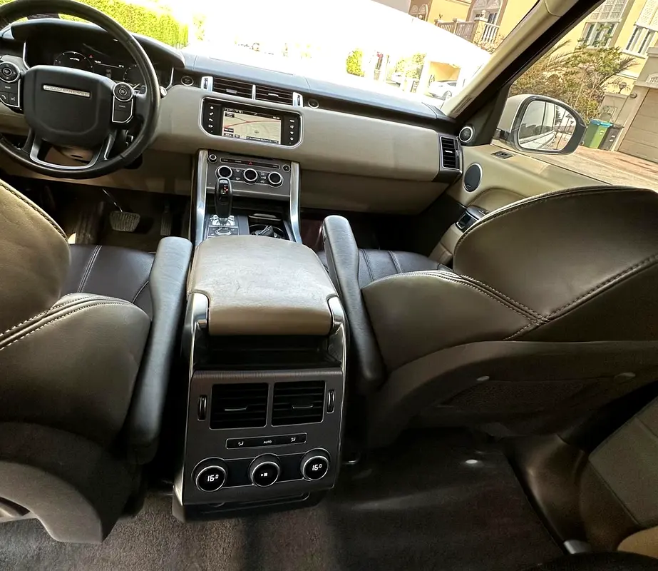 Range Rover Sport, V6, GCC, Service records, HSE, 2016, Very Clean - Image 16