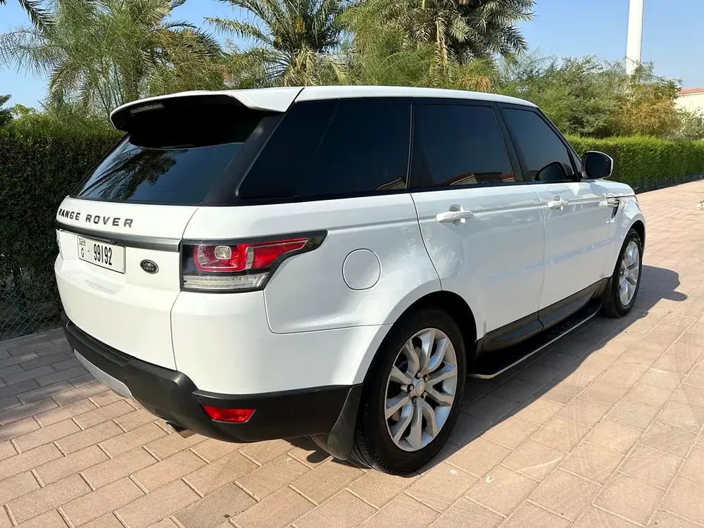 Range Rover Sport, V6, GCC, Service records, HSE, 2016, Very Clean - Image 18