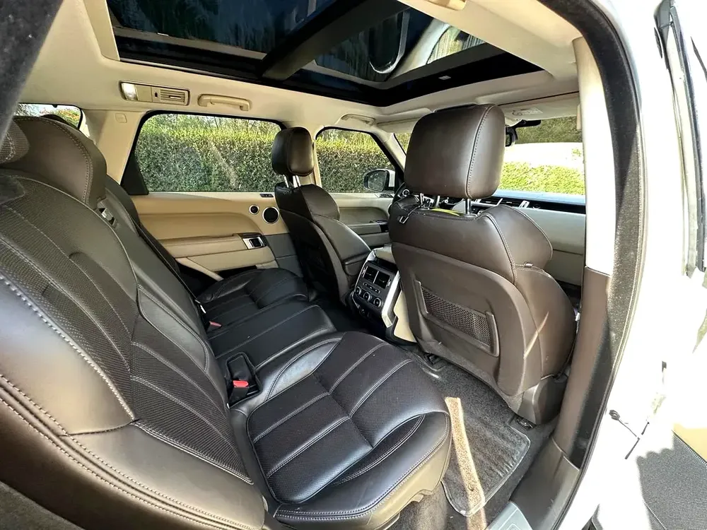 Range Rover Sport, V6, GCC, Service records, HSE, 2016, Very Clean - Image 19