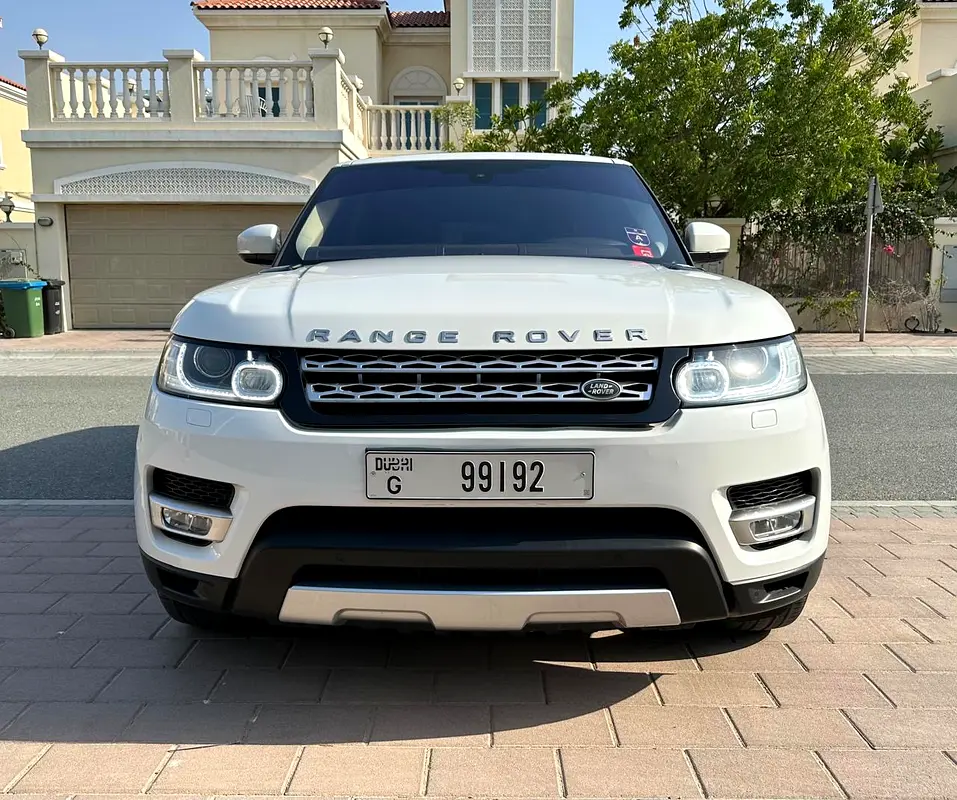 Range Rover Sport, V6, GCC, Service records, HSE, 2016, Very Clean - Image 4