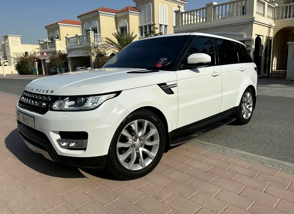 Range Rover Sport, V6, GCC, Service records, HSE, 2016, Very Clean - Image 8