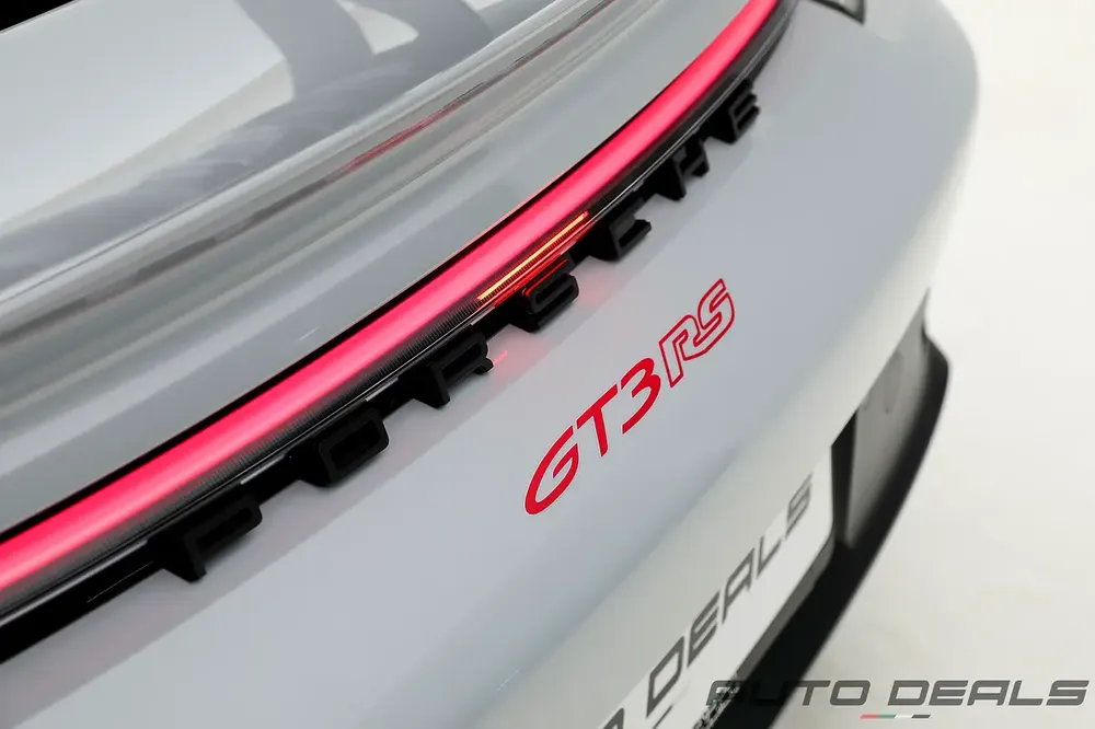 2025 Porsche 911 GT3 RS Weissach | GCC Specs | Under Warranty | Extremely Low mileage | Carbon Fiber - Image 12