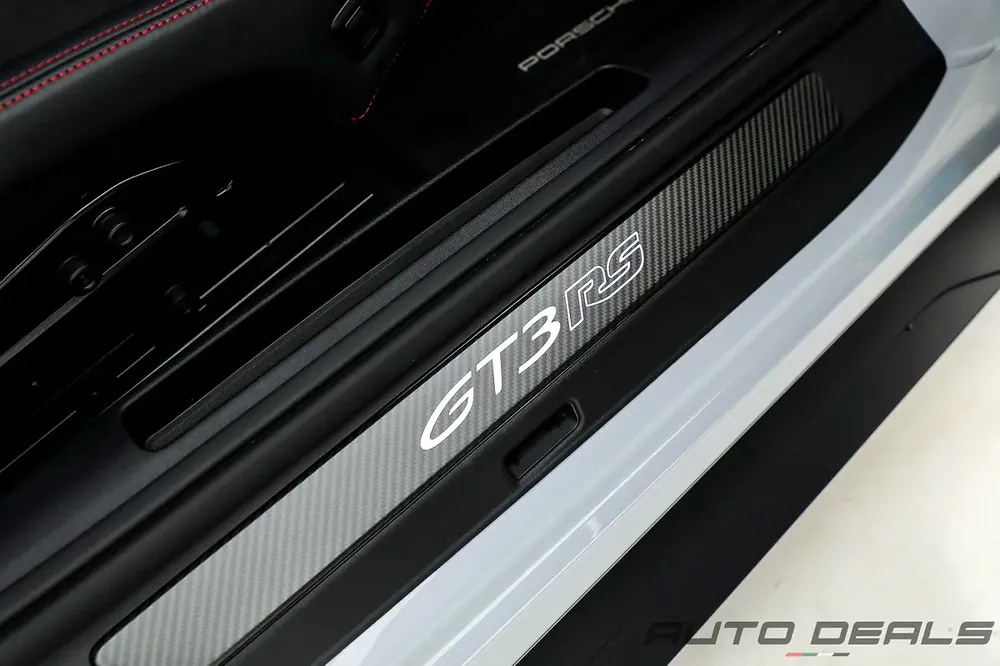 2025 Porsche 911 GT3 RS Weissach | GCC Specs | Under Warranty | Extremely Low mileage | Carbon Fiber - Image 18