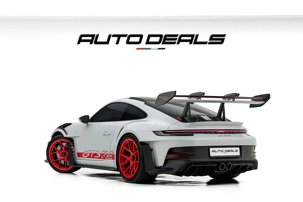 2025 Porsche 911 GT3 RS Weissach | GCC Specs | Under Warranty | Extremely Low mileage | Carbon Fiber - Image 4