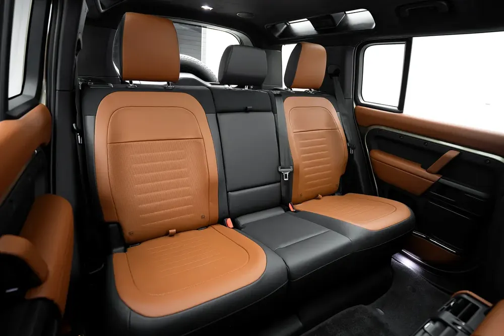2025 LAND ROVER DEFENDER P635 OCTA | GCC 5 YEARS WARRANTY | 635 HP | HIGH SPEC | - Image 10