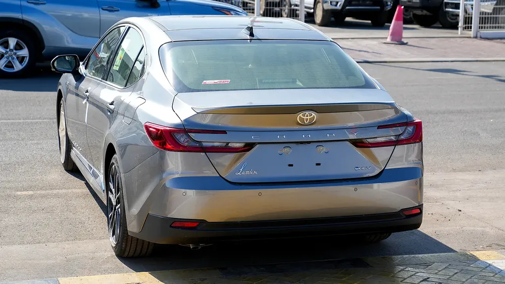 TOYOTA CAMRY LUMIER 2.5L HYBRID FULL OPTION MODEL 2025 - Image 19