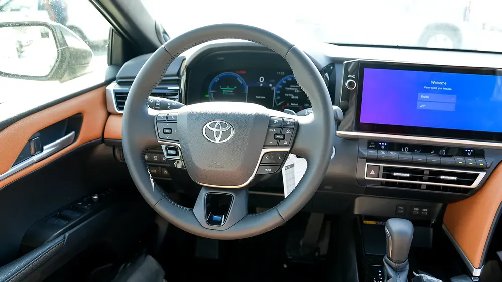 TOYOTA CAMRY LUMIER 2.5L HYBRID FULL OPTION MODEL 2025 - Image 5